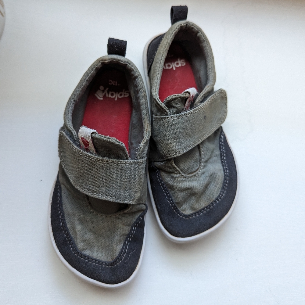 Splay Explore Wild Thundercloud Barefoot Minimalist Velcro Shoes 11c